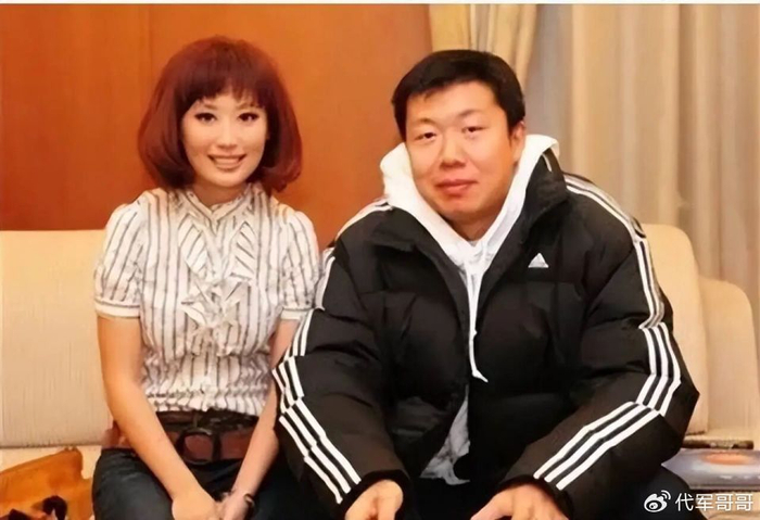 安博体育-一婚娶司令女儿,二婚娶小13岁娇妻,如今48岁的王治郅成人生赢家|宋杨|篮球|中国女篮|中国男篮|北京女篮_新浪体育_新浪新闻